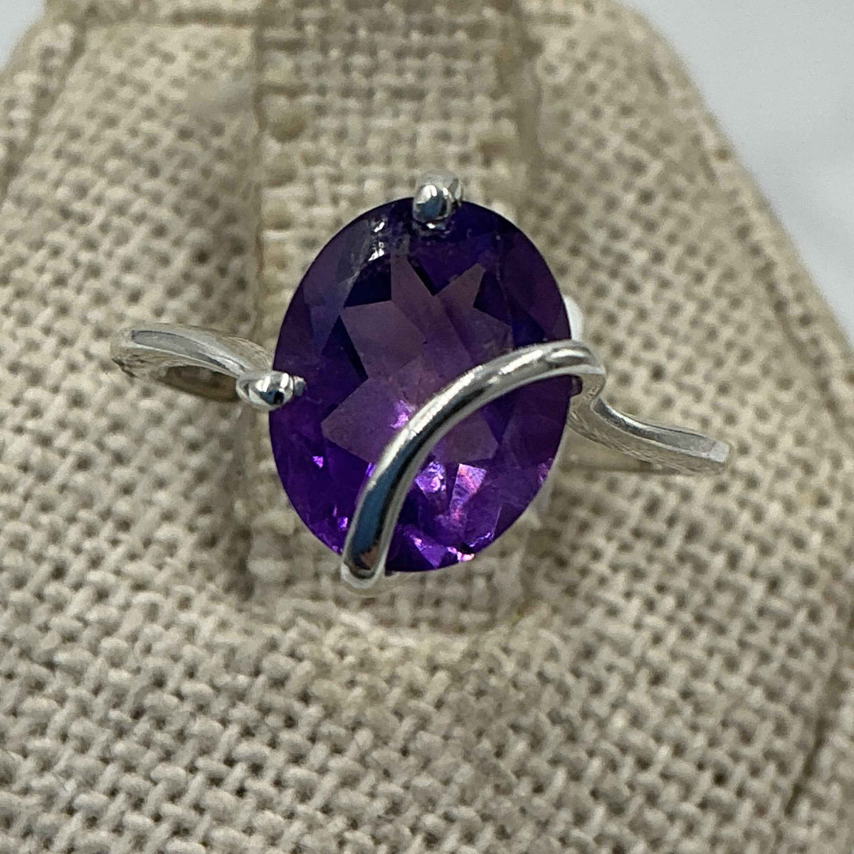 Sterling Silver Oval Flow Amethyst Ring – Size 6 – Calm, Intuition & Spiritual Protection