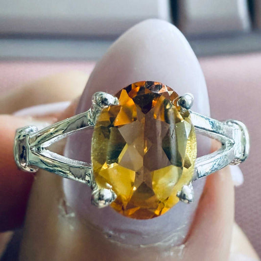 Citrine Oval Split-Shank Ring – Sterling Silver – Size 8