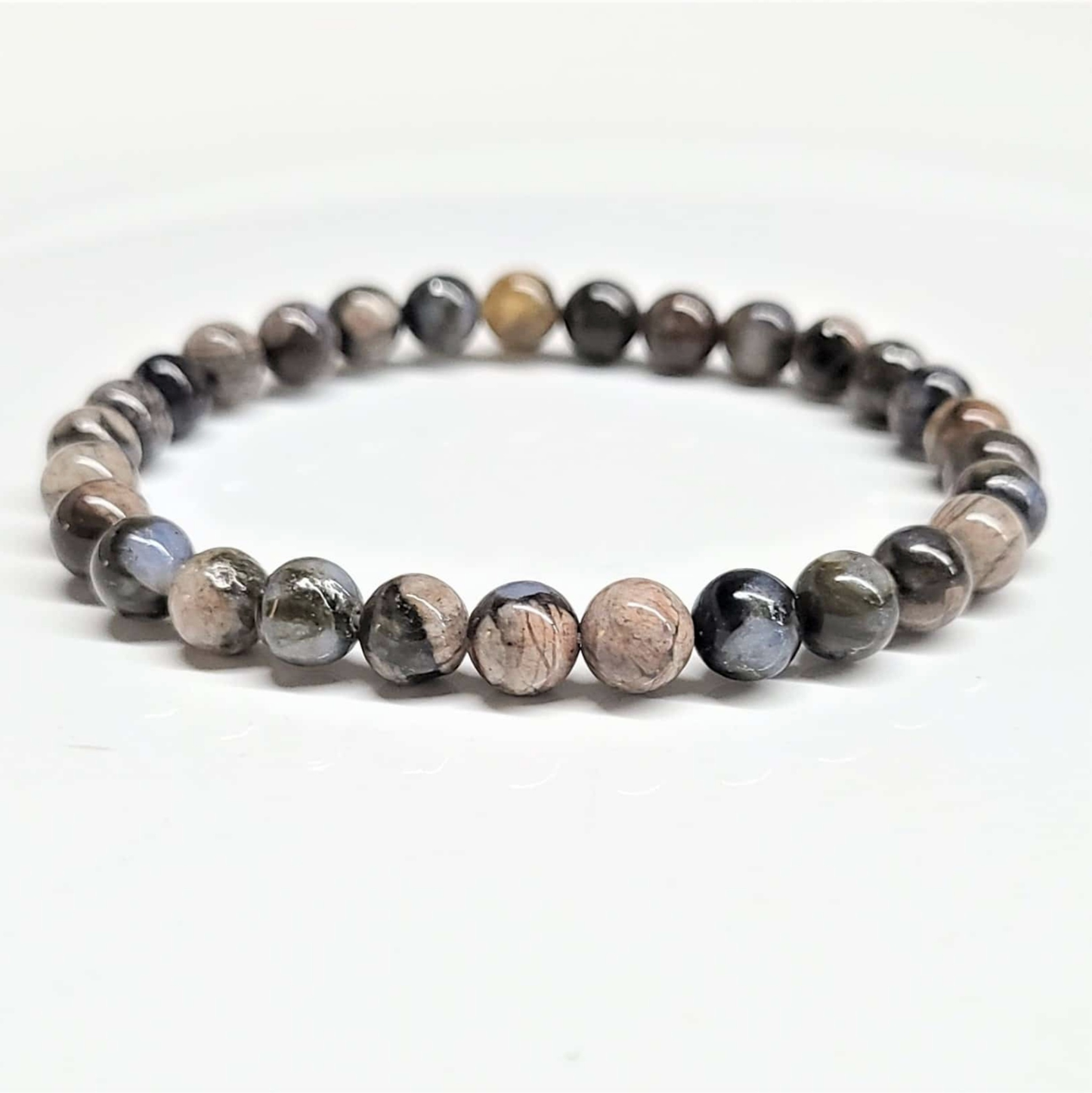 Que Sera Round Bead Bracelet - Flowing Clarity
