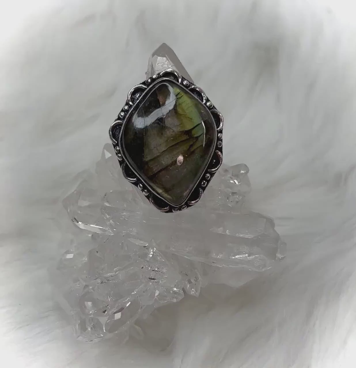 Labradorite Green Flash Ring 925 Silver Ring - Alluring Transformation and Protection