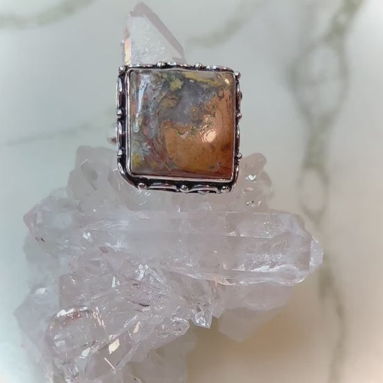 It’s Hip to be Square in this Mexican Crazy Lace Agate 925 Silver Ring