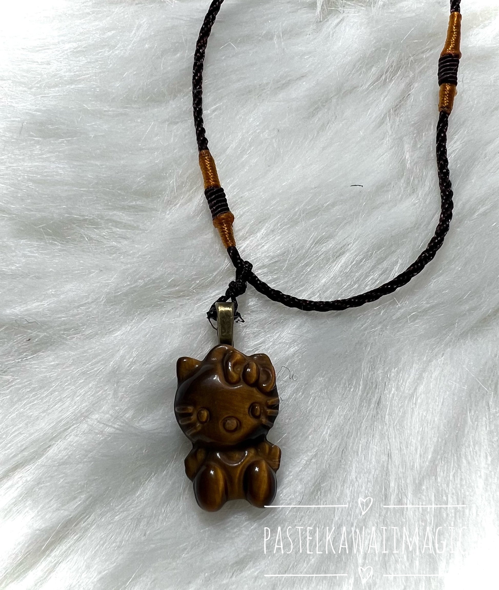 Gemstone Carving Pendant | Nostalgic Kawaii Crystal HK with Cord Necklace