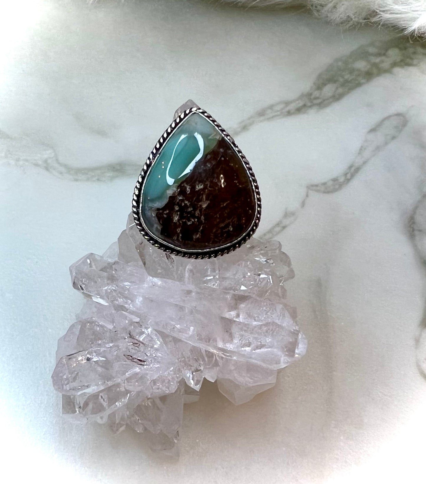 Chrysoprase Size 8.5 | Silver Ring | Dreamy Calm Scenic Island Scape