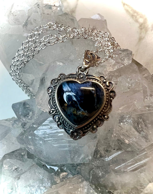 Eye Catching Vintage Style 925 Silver Heart Flashy Pietersite Pendant - Embrace Inner Strength and Clarity