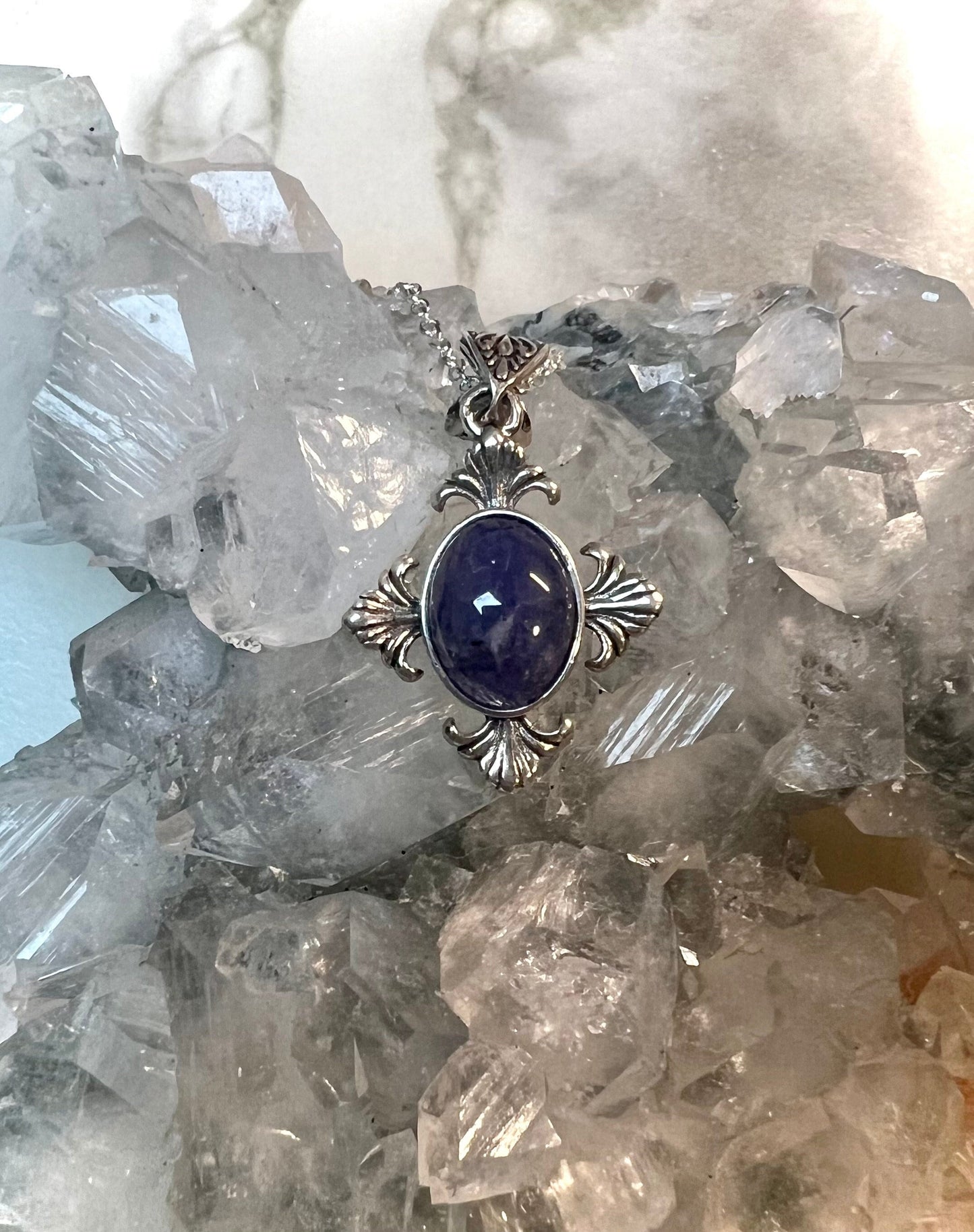 Tanzanite Silver Pendant | Uniquely Unveil Elegance and Spiritual Insight